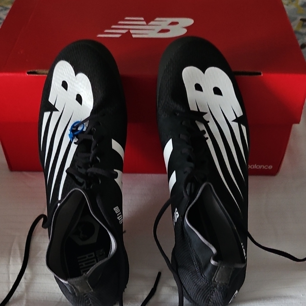 NEW New Balance Black and White Athletic Shoes/Cleats with box